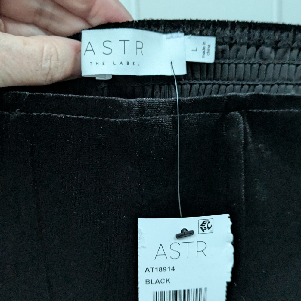 Astr The Label Black Velvet Corset Crop Top - Picture 6 of 9